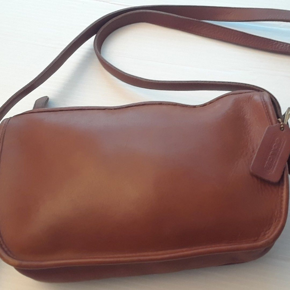 Coach Handbags - Vintage Brown Coach No# F4C-9938